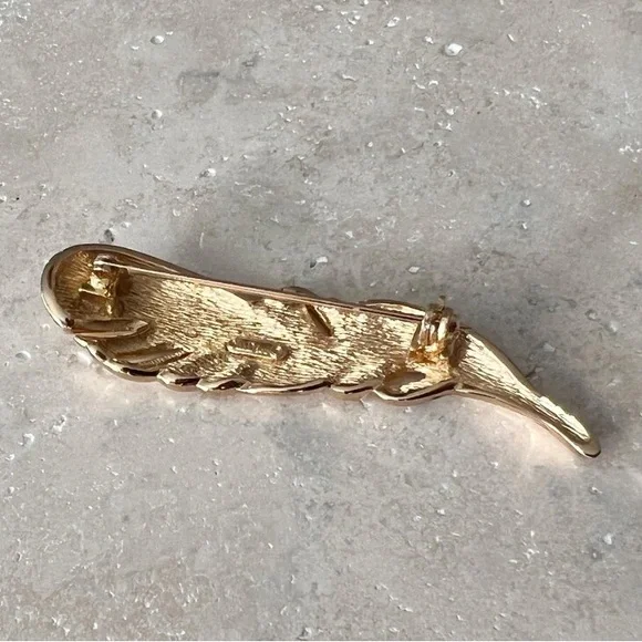 CHRISTIAN DIOR Brooch Pin Jewelry Gold Rhinestones Feather
